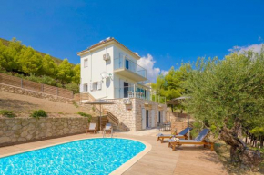 Villa Keri Sea